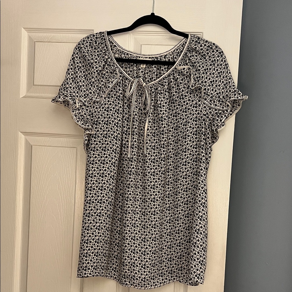 Max Studio Black and White Patterned Blouse